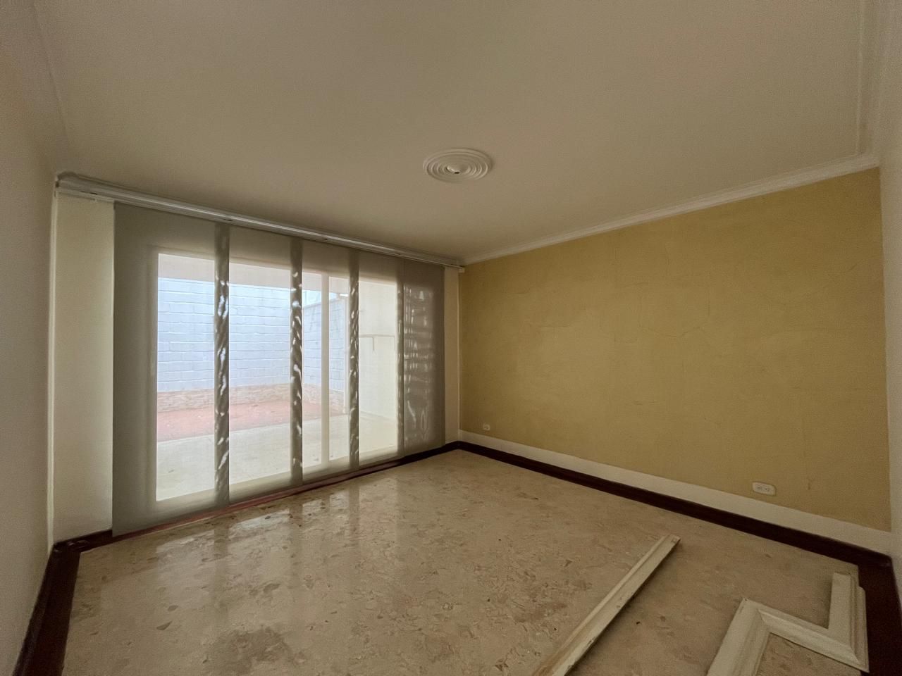 Casa en arriendo Antioquia Medellín Los Naranjos 300 m2 Habitaciones 4 Baños 4 Garajes 3 Precio $7200000