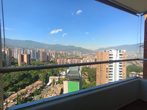Apartamento en arriendo Antioquia Envigado El Esmeraldal 89 m2 Habitaciones 3 Baños 2 Garajes 2 Precio $5000000