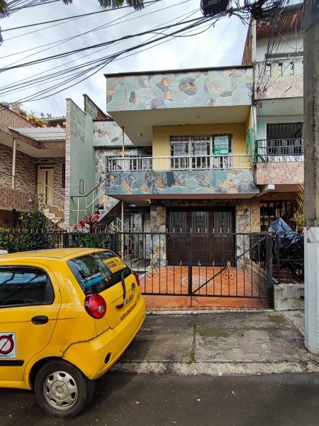 Casa en venta Antioquia Medellín San Bernardo 95 m2 Habitaciones 3 Baños 2 Garajes 0 Precio $580000000