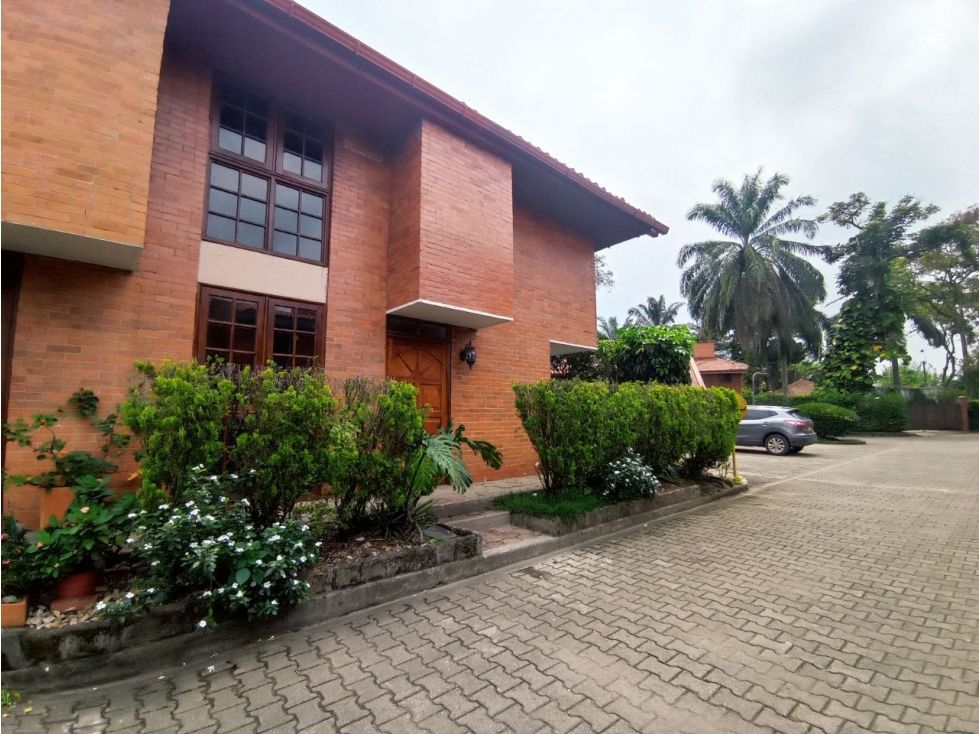 Casa en arriendo Valle Del Cauca Cali San Pedro 124 m2 Habitaciones 3 Baños 4 Garajes 0 Precio $2800000