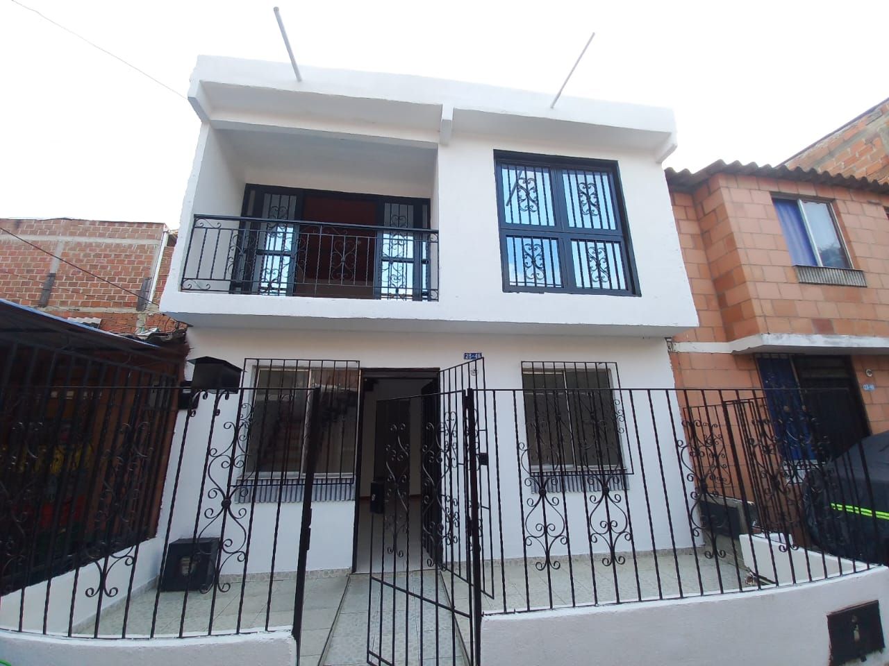 Casa en venta Valle Del Cauca Cali Valle Grande 110 m2 Habitaciones 3 Baños 2 Garajes 1 Precio $230000000