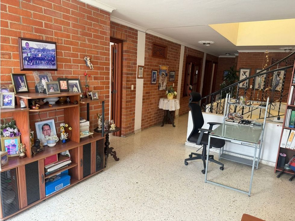 Casa en venta Valle Del Cauca Cali Prados Del Limonar 350 m2 Habitaciones 4 Baños 3 Garajes 0 Precio $729500000