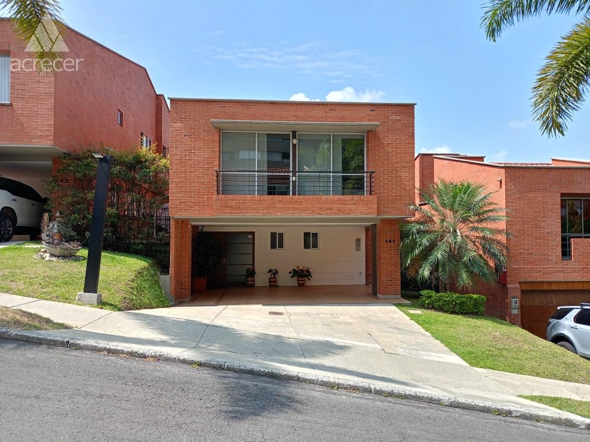 Casa en arriendo Antioquia Envigado Zúñiga 270 m2 Habitaciones 3 Baños 4 Garajes 0 Precio $12000000