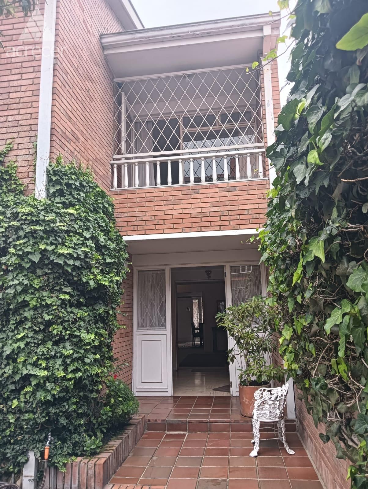 Casa en arriendo Cundinamarca Bogotá Santa Barbara Central 350 m2 Habitaciones 4 Baños 4 Garajes 0 Precio $6500000