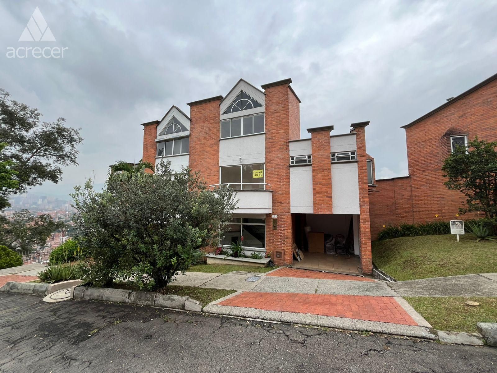 Casa en arriendo Antioquia Envigado Uribe Ángel 270 m2 Habitaciones 4 Baños 1 Garajes 1 Precio $5500000