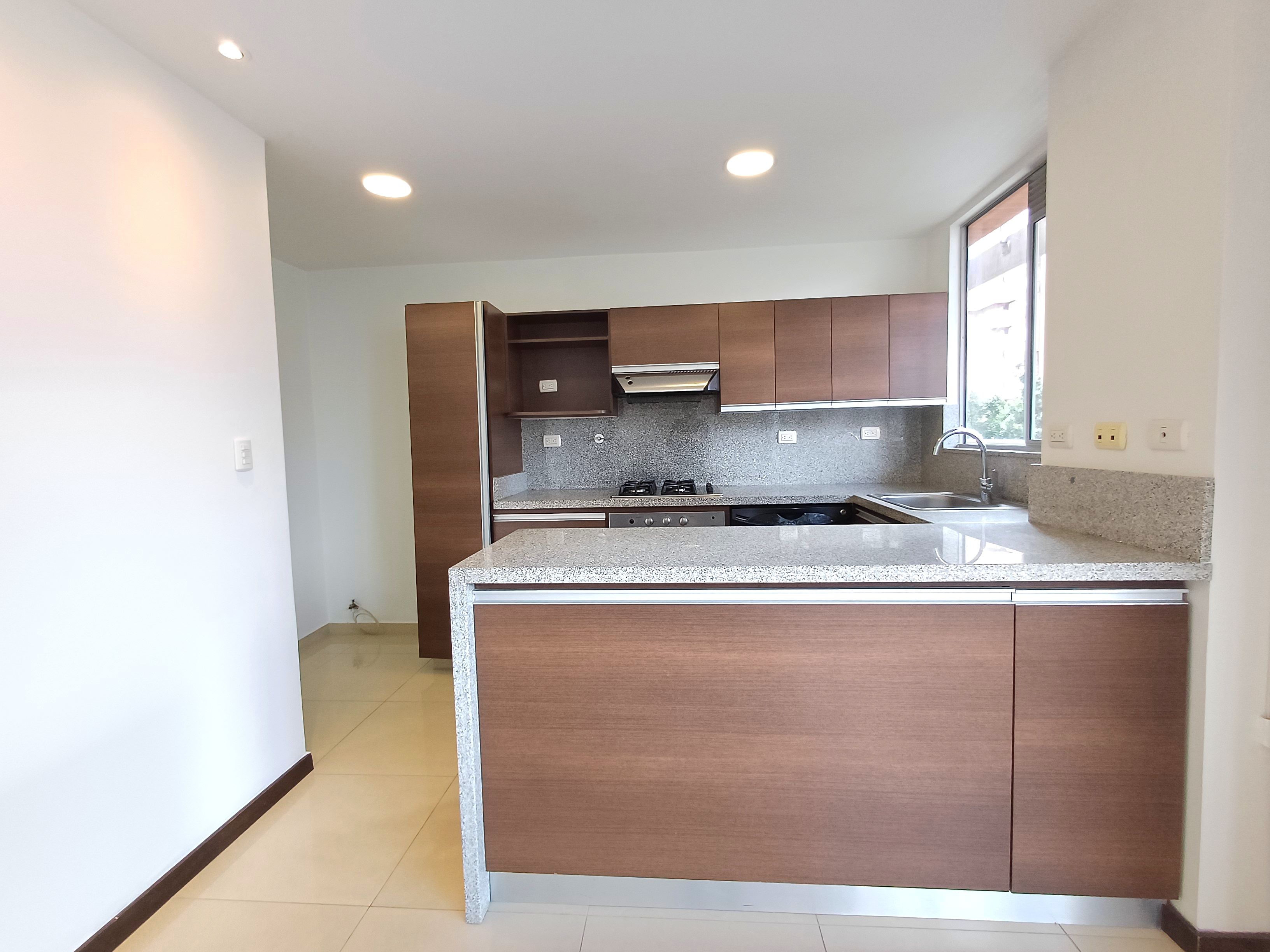 Apartamento en arriendo Antioquia Medellín El Salvador 81 m2 Habitaciones 3 Baños 2 Garajes 2 Precio $6200000