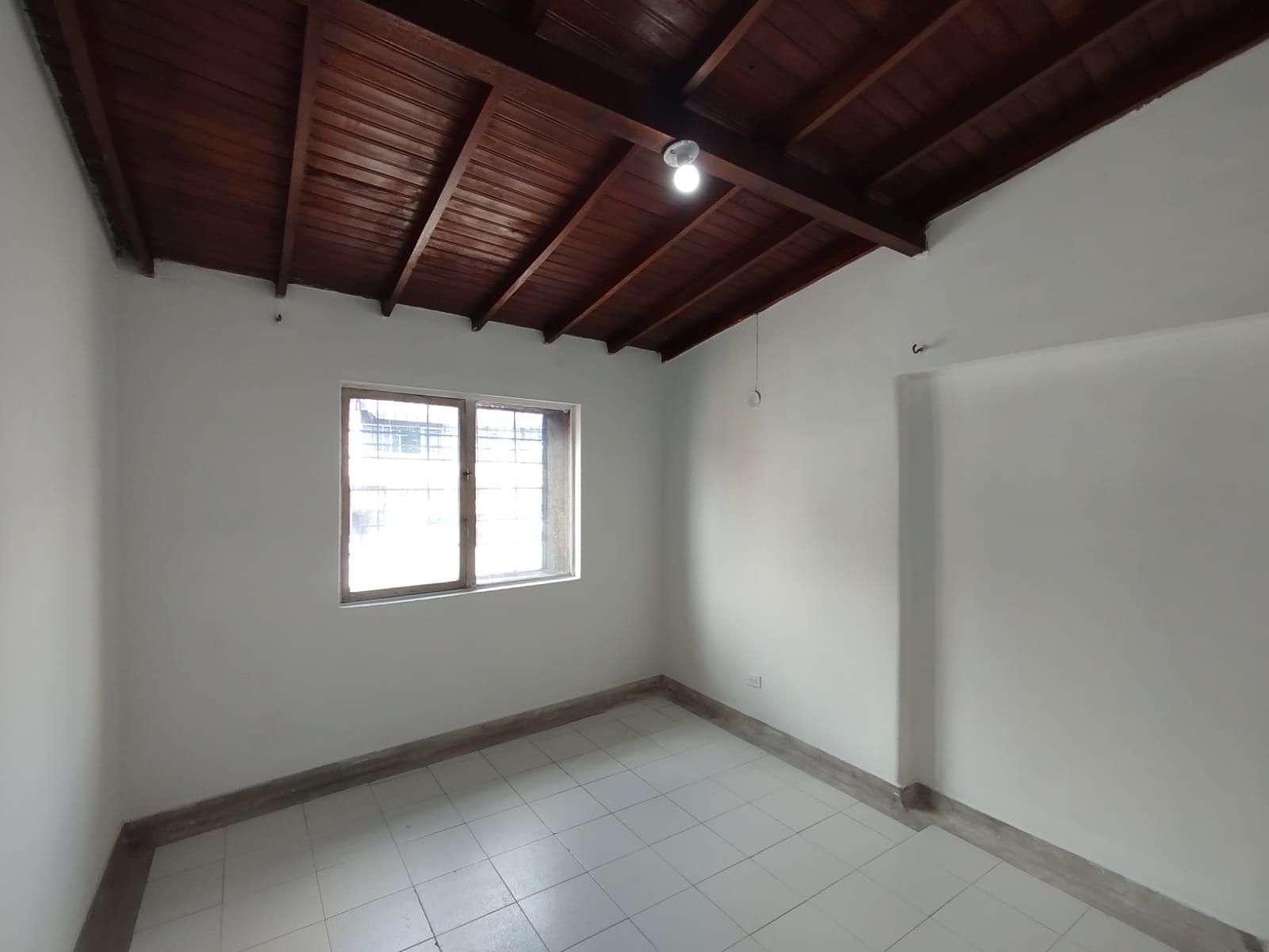 Casa en arriendo Antioquia Medellín Granada 85 m2 Habitaciones 4 Baños 2 Garajes 0 Precio $2600000