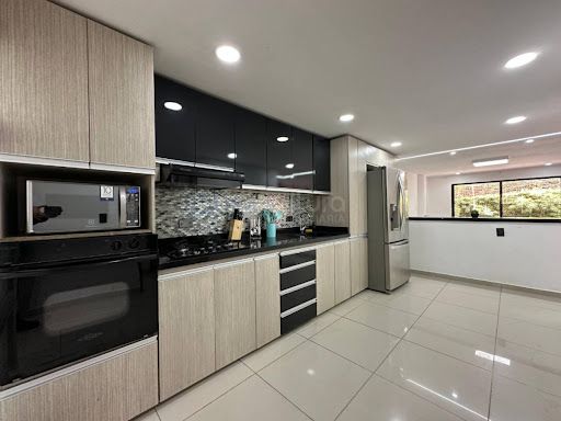 Casa en arriendo Antioquia Medellín El Tesoro 330 m2 Habitaciones 5 Baños 6 Garajes 2 Precio $13000000