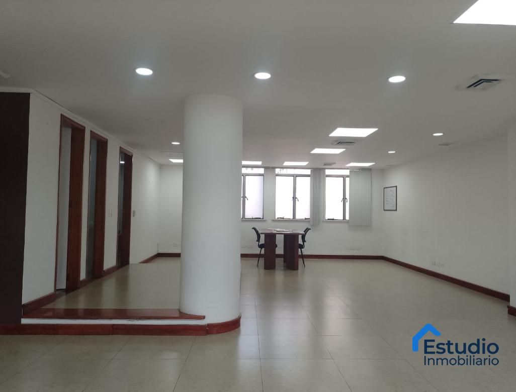 Oficina en venta Antioquia Medellín La Candelaria 100 m2 Habitaciones 0 Baños 1 Garajes 0 Precio $325000000