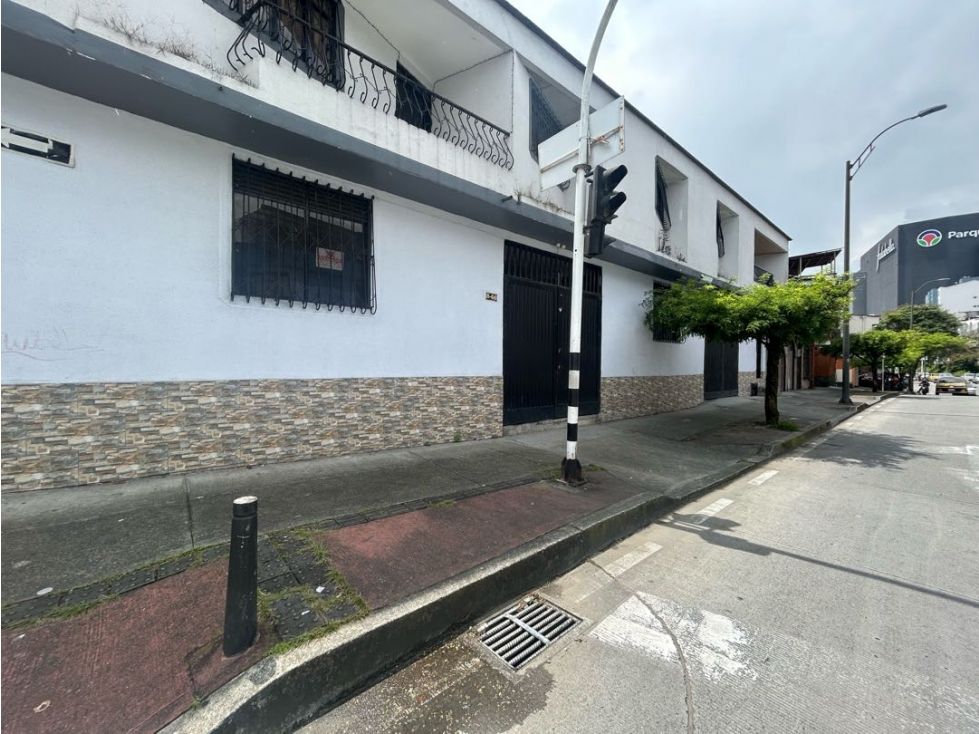 Bodega en arriendo Risaralda Pereira Los Rosales 250 m2 Habitaciones 0 Baños 2 Garajes 0 Precio $5200000