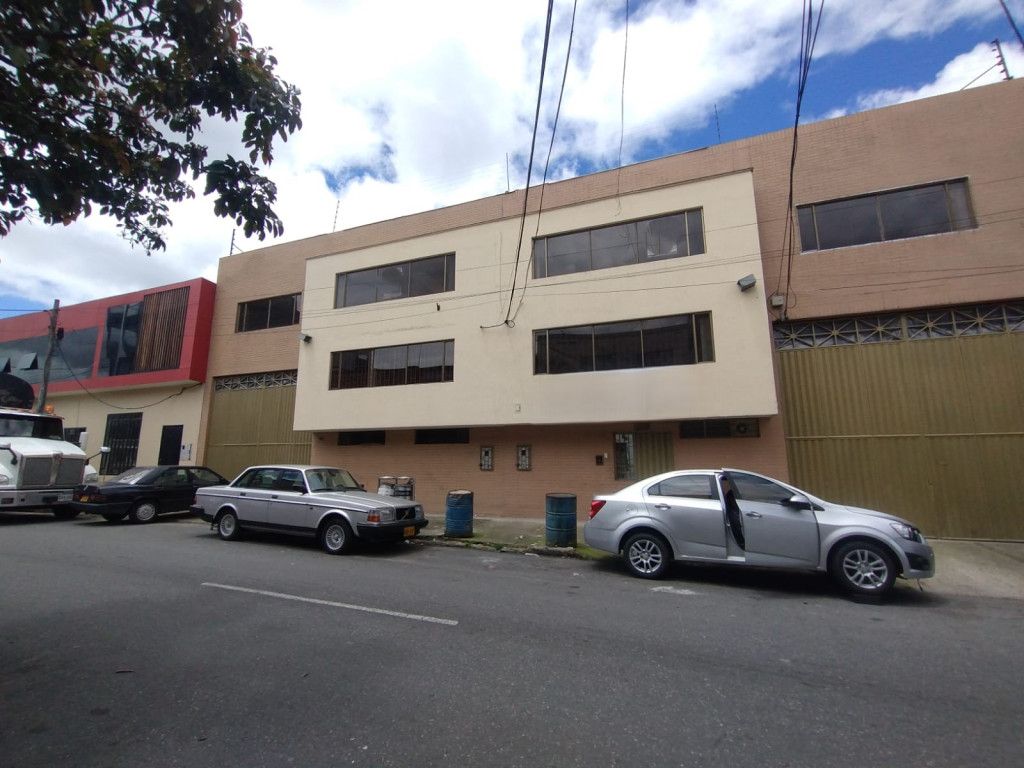 Bodega en arriendo Cundinamarca Bogotá Doce De Octubre 1005 m2 Habitaciones 0 Baños 6 Garajes 0 Precio $28000000