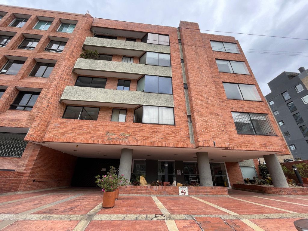 Oficina en arriendo Cundinamarca Bogotá Chicó Norte 66 m2 Habitaciones 0 Baños 2 Garajes 1 Precio $2800000