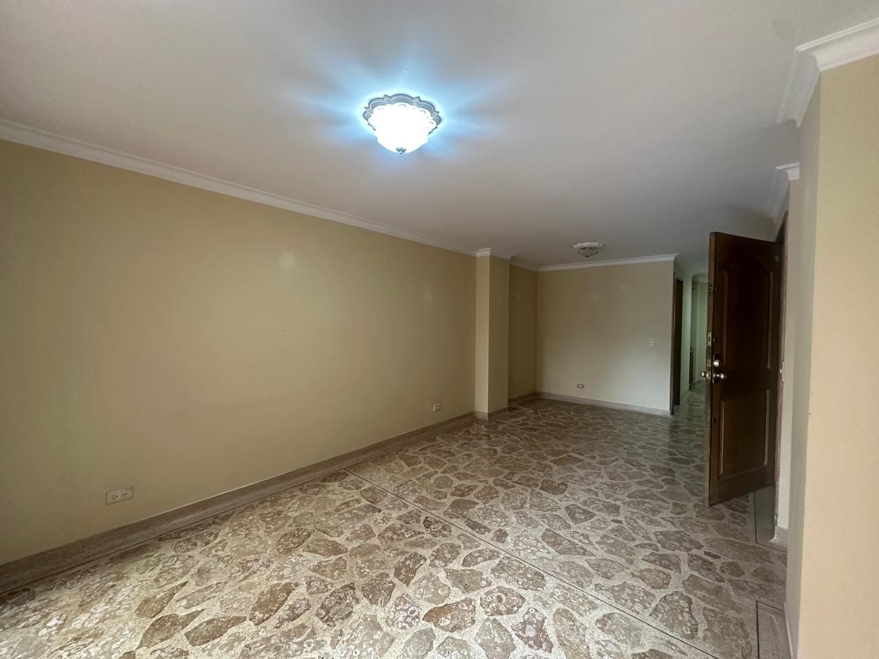 Apartamento en arriendo Antioquia Medellín Calasanz 230 m2 Habitaciones 3 Baños 3 Garajes 1 Precio $4000000