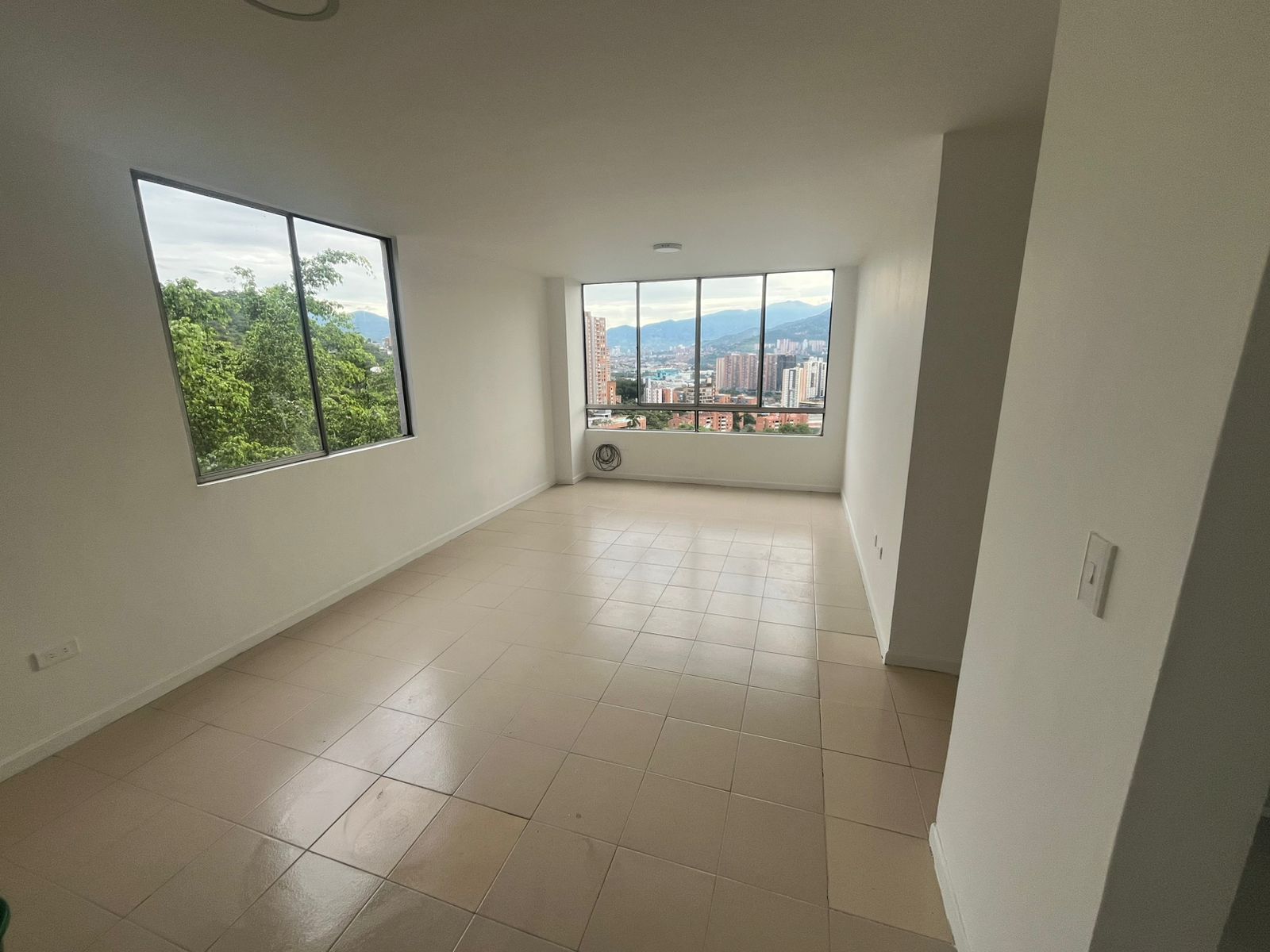 Apartamento en arriendo Antioquia Medellín Asomadera No2 85 m2 Habitaciones 3 Baños 2 Garajes 0 Precio $2200000