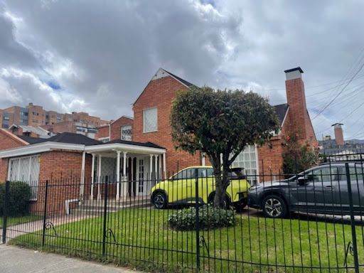 Casa en venta Cundinamarca Bogotá El Batan 357 m2 Habitaciones 4 Baños 4 Garajes 2 Precio $1450000000