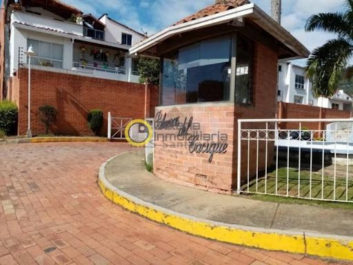 Casa en venta Santander Bucaramanga Palmeras Del Cacique 159 m2 Habitaciones 3 Baños 4 Garajes 2 Precio $1200000000