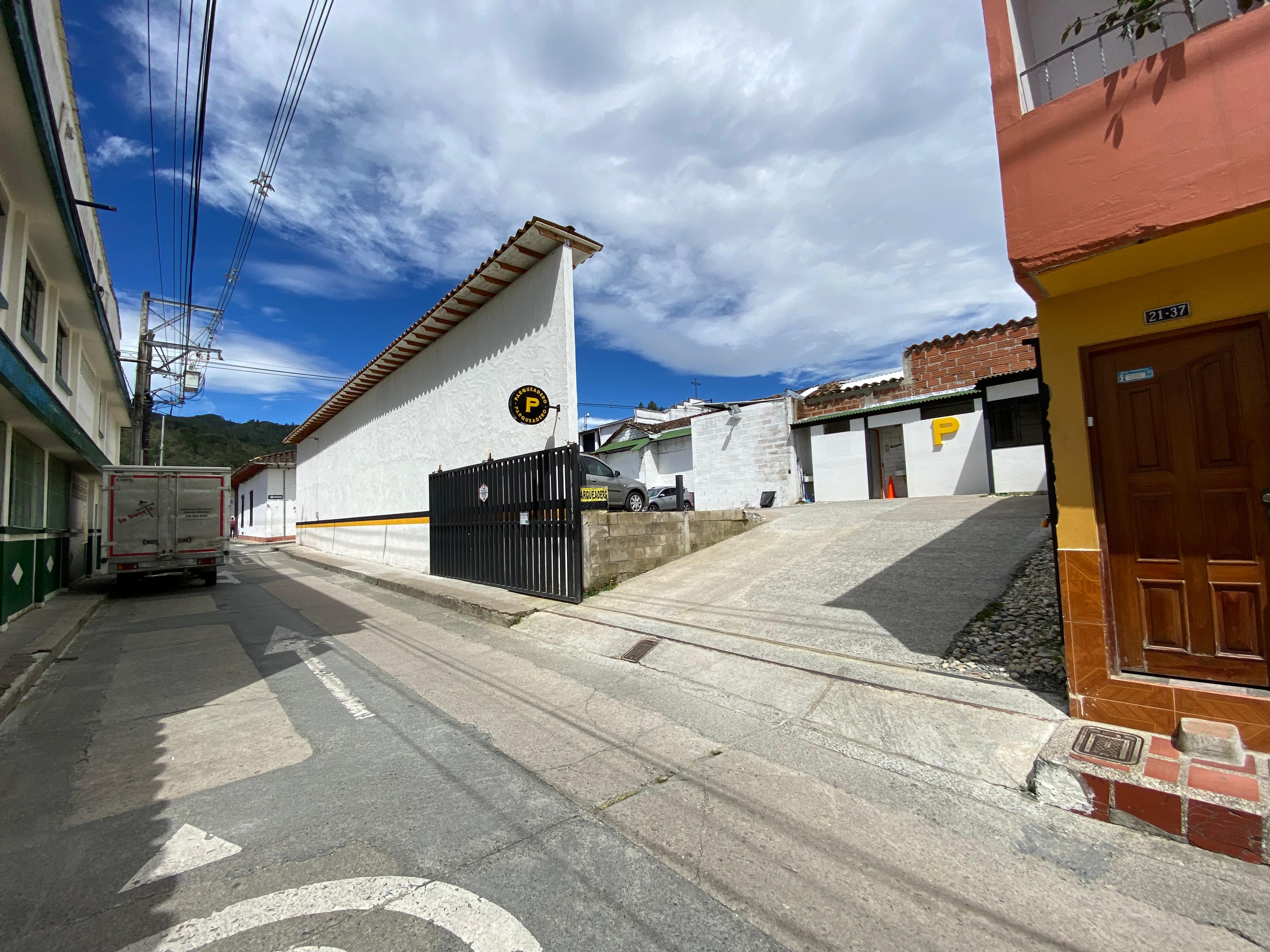 Local en arriendo Antioquia El Retiro El Retiro 400 m2 Habitaciones 0 Baños 0 Garajes 0 Precio $10900000