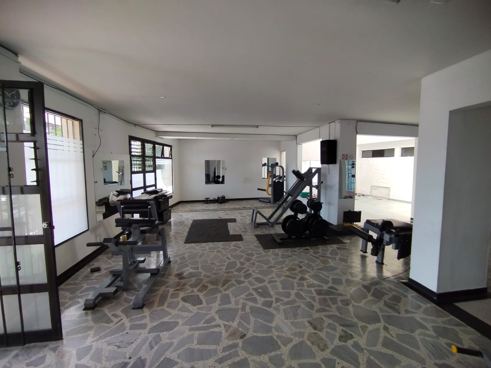 Casa en arriendo o venta Risaralda Pereira Jardin I Etapa 824 m2 Habitaciones 6 Baños 6 Garajes 2 Precio venta $4000000000 Precio arriendo $15000000