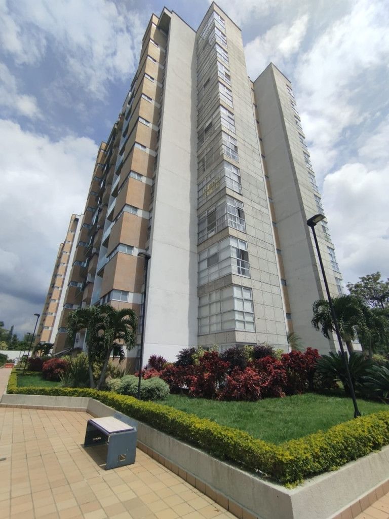 Apartamento en venta Valle Del Cauca Cali Aranjuez 266 m2 Habitaciones 3 Baños 6 Garajes 6 Precio $1700000000