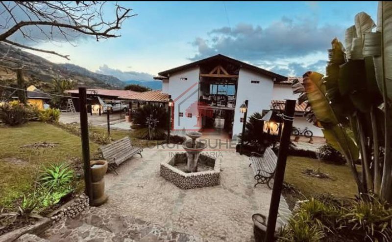 Casa en arriendo Antioquia Copacabana Simon Bolivar Sb centro 8000 m2 Habitaciones 6 Baños 5 Garajes 2 Precio $7730000