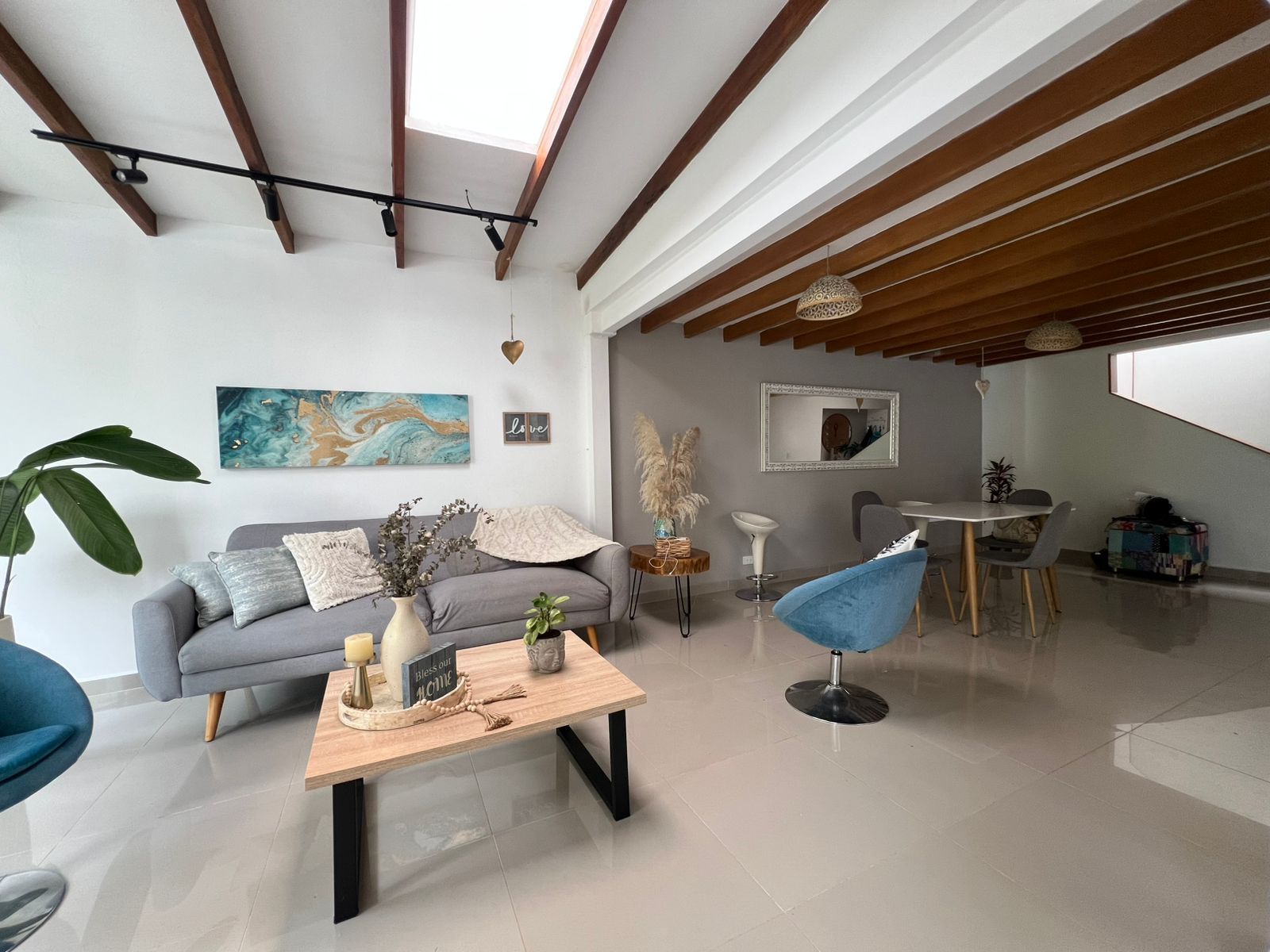 Casa en arriendo Antioquia Envigado El Esmeraldal 330 m2 Habitaciones 4 Baños 5 Garajes 2 Precio $9200000