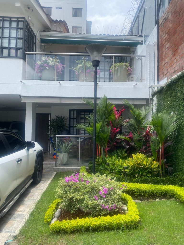 Casa en venta Valle Del Cauca Cali La Cascada 164 m2 Habitaciones 4 Baños 4 Garajes 3 Precio $660000000