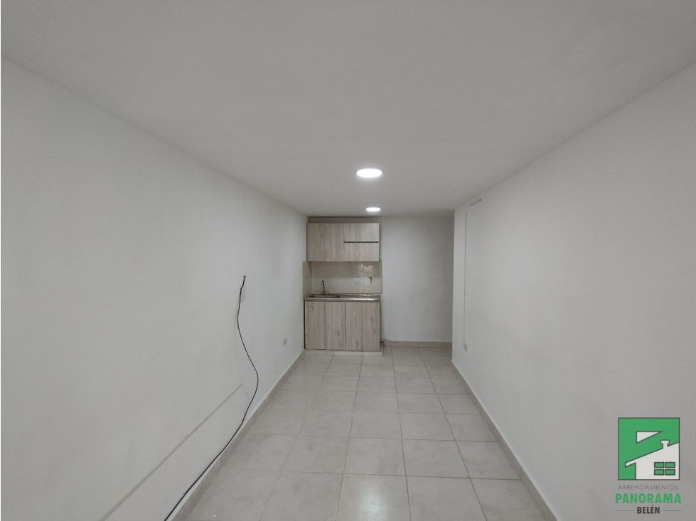Local en arriendo Antioquia Medellín La Gloria 20 m2 Habitaciones 0 Baños 1 Garajes 0 Precio $1800000