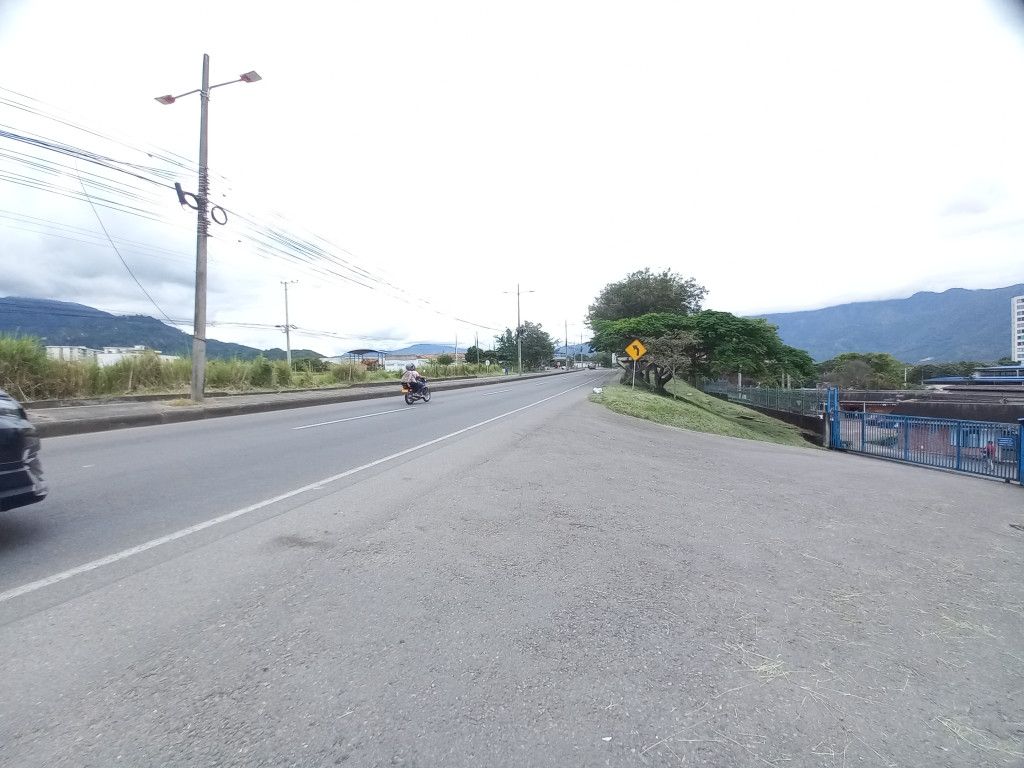 Bodega en venta Tolima Ibagué Cn Mirolindo 3303 m2 Habitaciones 0 Baños 2 Garajes 0 Precio $13456148000