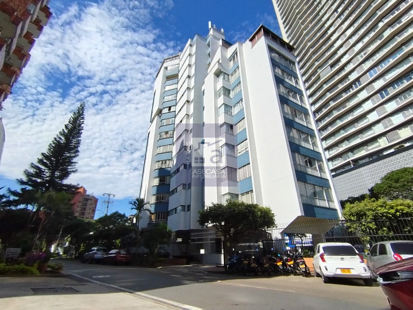 Apartamento en arriendo o venta Santander Bucaramanga Bolarqui 150 m2 Habitaciones 4 Baños 2 Garajes 2 Precio venta $550000000 Precio arriendo $3300000