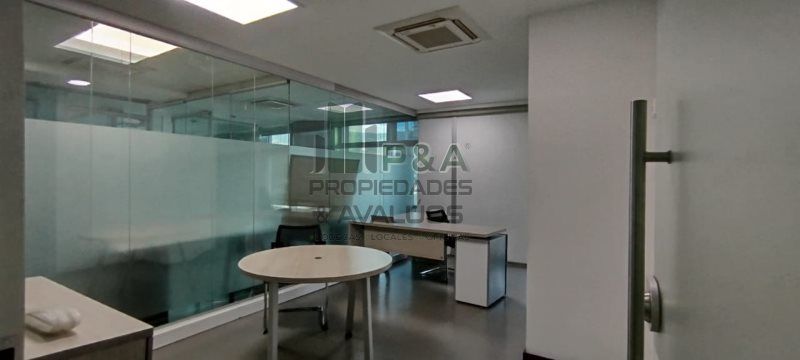 Oficina en arriendo Antioquia Itagüí Zona Industrial No 2 400 m2 Habitaciones 0 Baños 8 Garajes 5 Precio $30000000