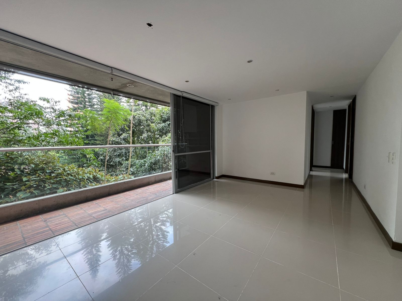 Apartamento en arriendo Antioquia Envigado El Esmeraldal 90 m2 Habitaciones 3 Baños 3 Garajes 2 Precio $4150000