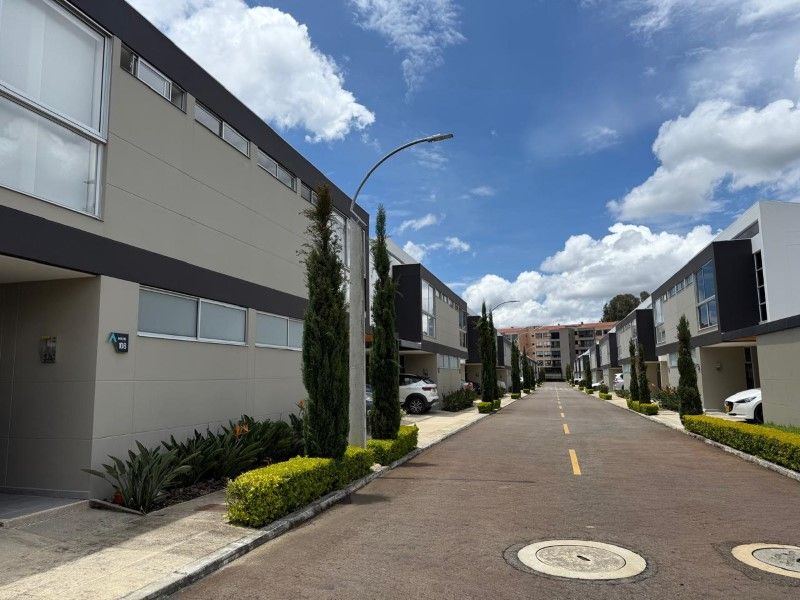 Casa en venta Antioquia Rionegro Gualanday 162 m2 Habitaciones 3 Baños 4 Garajes 1 Precio $1150000000