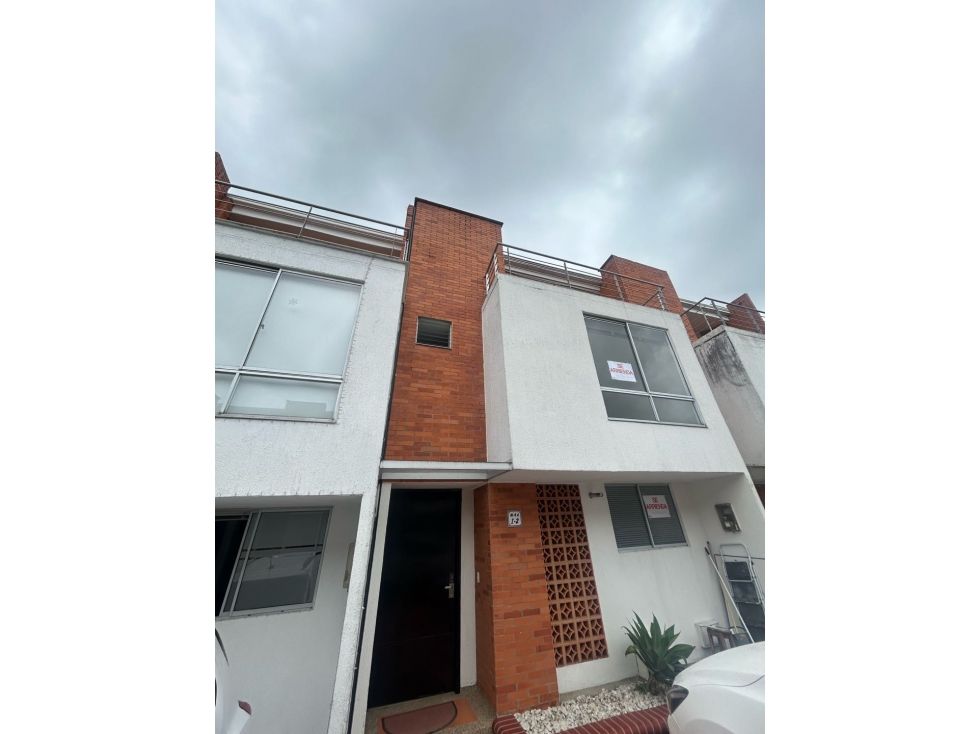 Casa en arriendo Risaralda Pereira San Jose Sur 160 m2 Habitaciones 3 Baños 3 Garajes 2 Precio $3800000