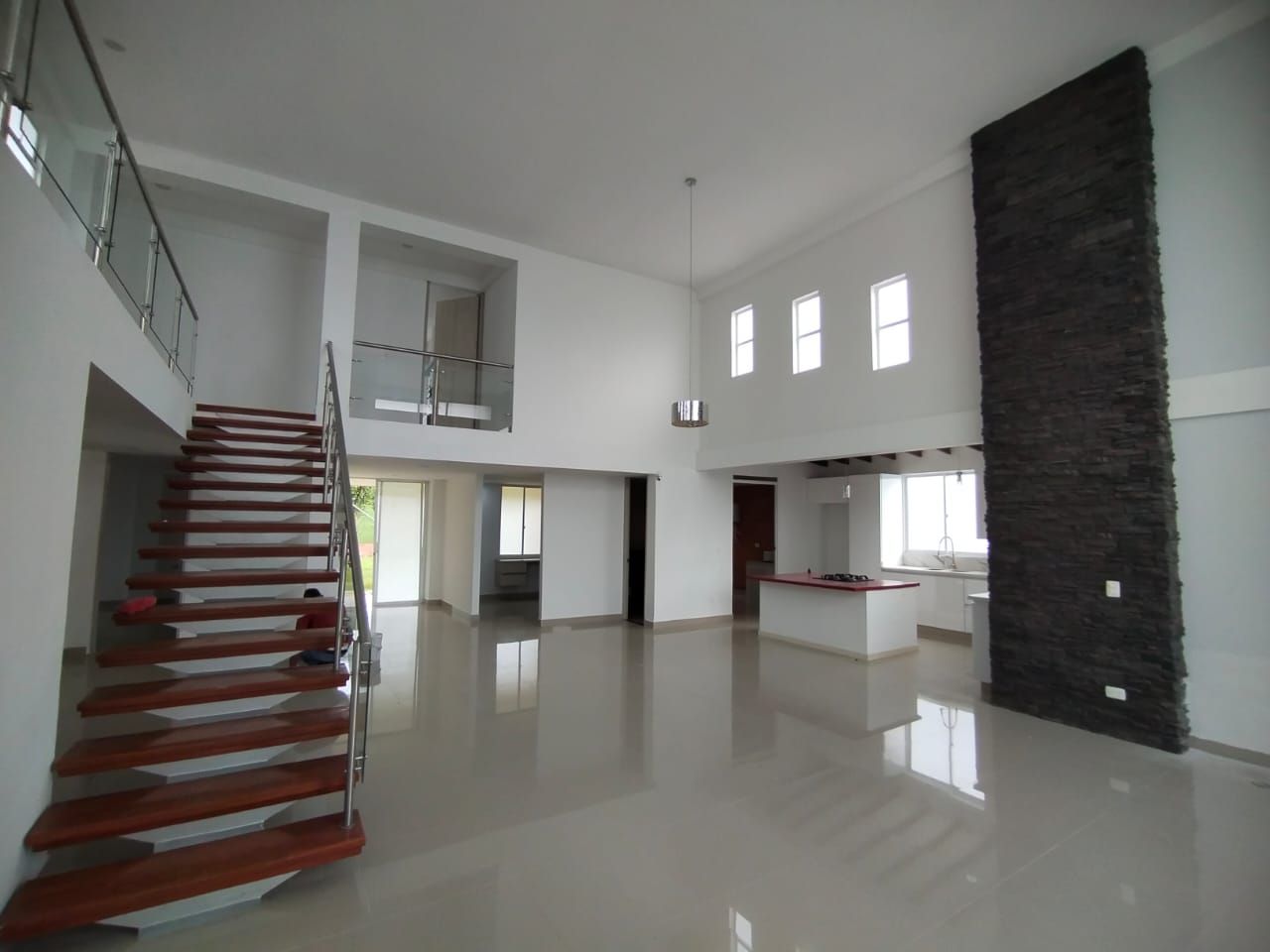 Casa Campestre en arriendo o venta Risaralda Pereira Ur Rincon De La Palma 324 m2 Habitaciones 4 Baños 4 Garajes 3 Precio venta $1400000000 Precio arriendo $6900000