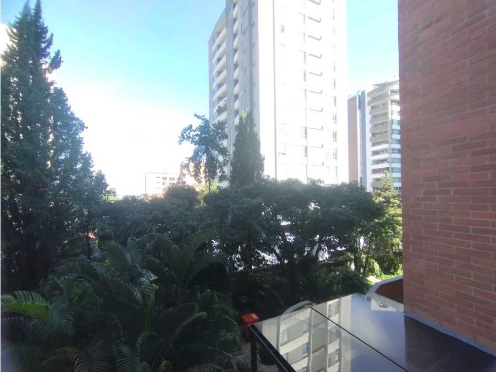 Apartamento en arriendo Antioquia Medellín La Linde 236 m2 Habitaciones 3 Baños 5 Garajes 3 Precio $8500000