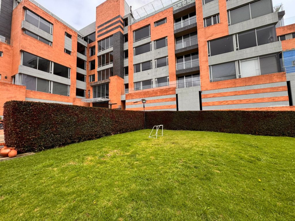 Apartamento en arriendo Cundinamarca Bogotá Casa Blanca Suba 293 m2 Habitaciones 3 Baños 4 Garajes 4 Precio $13252000