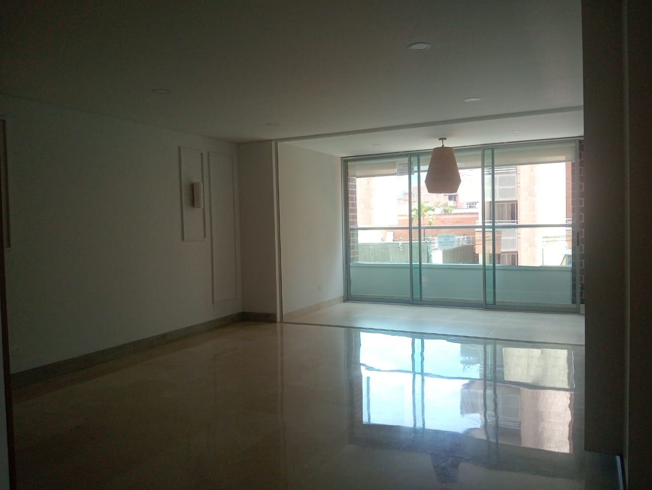 Apartamento en arriendo Antioquia Medellín Laureles 140 m2 Habitaciones 3 Baños 4 Garajes 2 Precio $6100000