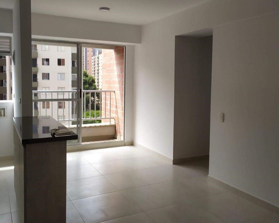 Apartamento en arriendo Antioquia Medellín La Colina 60 m2 Habitaciones 3 Baños 2 Garajes 1 Precio $2600000