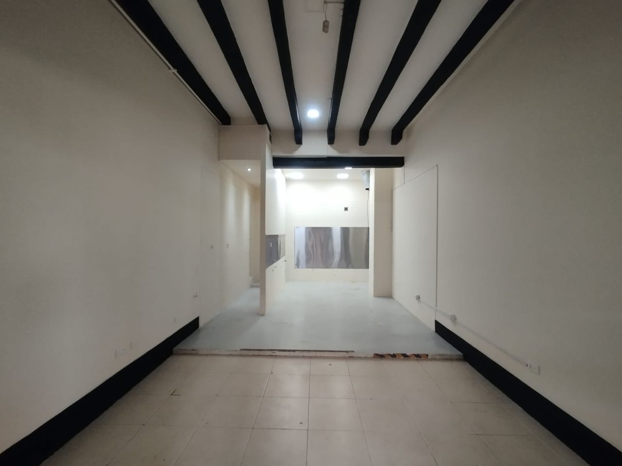 Local en arriendo Antioquia Medellín Colon 30 m2 Habitaciones 0 Baños 1 Garajes 0 Precio $2300000