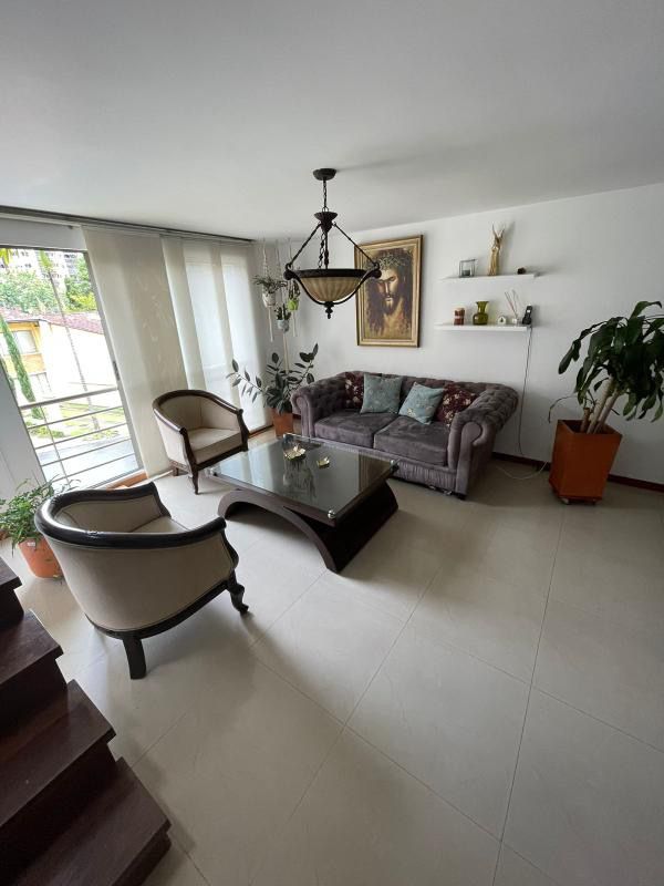 Casa en venta Antioquia Envigado La Inmaculada 180 m2 Habitaciones 3 Baños 5 Garajes 4 Precio $955000000