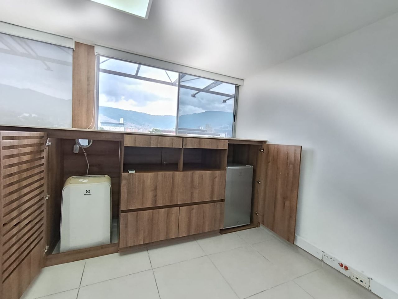Oficina en arriendo Antioquia Medellín Florida Nueva 76 m2 Habitaciones 0 Baños 1 Garajes 0 Precio $4590000