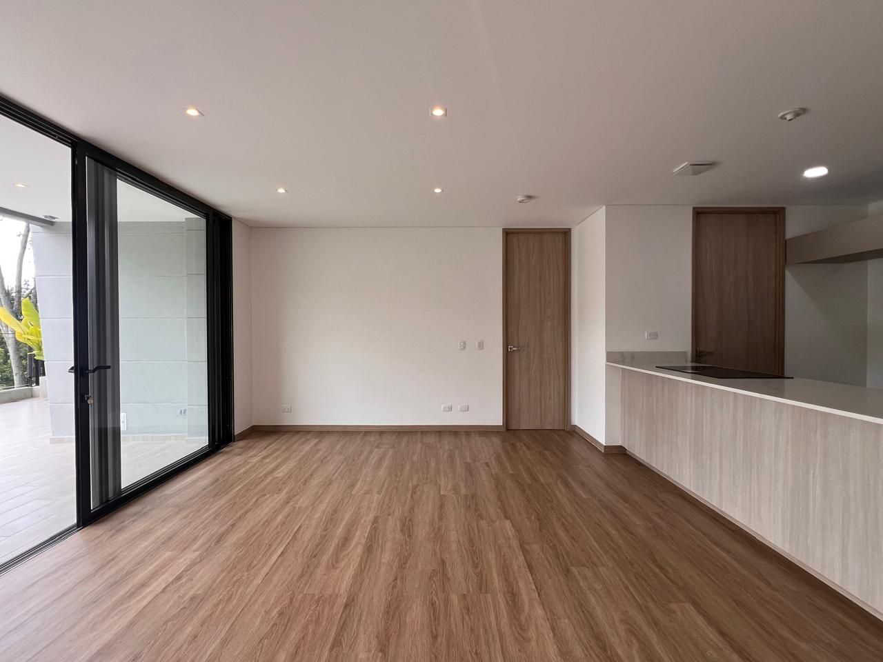 Apartamento en arriendo o venta Antioquia Rionegro Ub Pietra Santa Et Iv 101 m2 Habitaciones 2 Baños 3 Garajes 2 Precio venta $1300000000 Precio arriendo $6800000