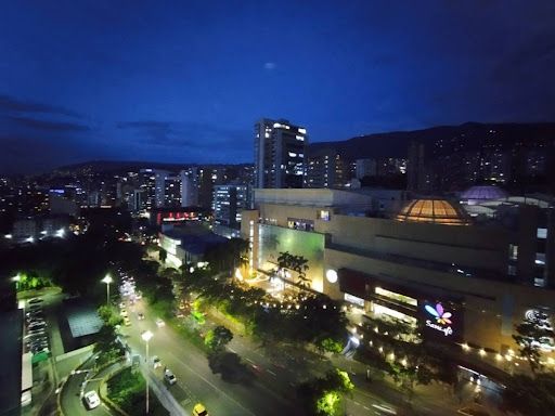 Apartaestudio en arriendo Antioquia Medellín La Aguacatala 50 m2 Habitaciones 1 Baños 2 Garajes 1 Precio $4500000