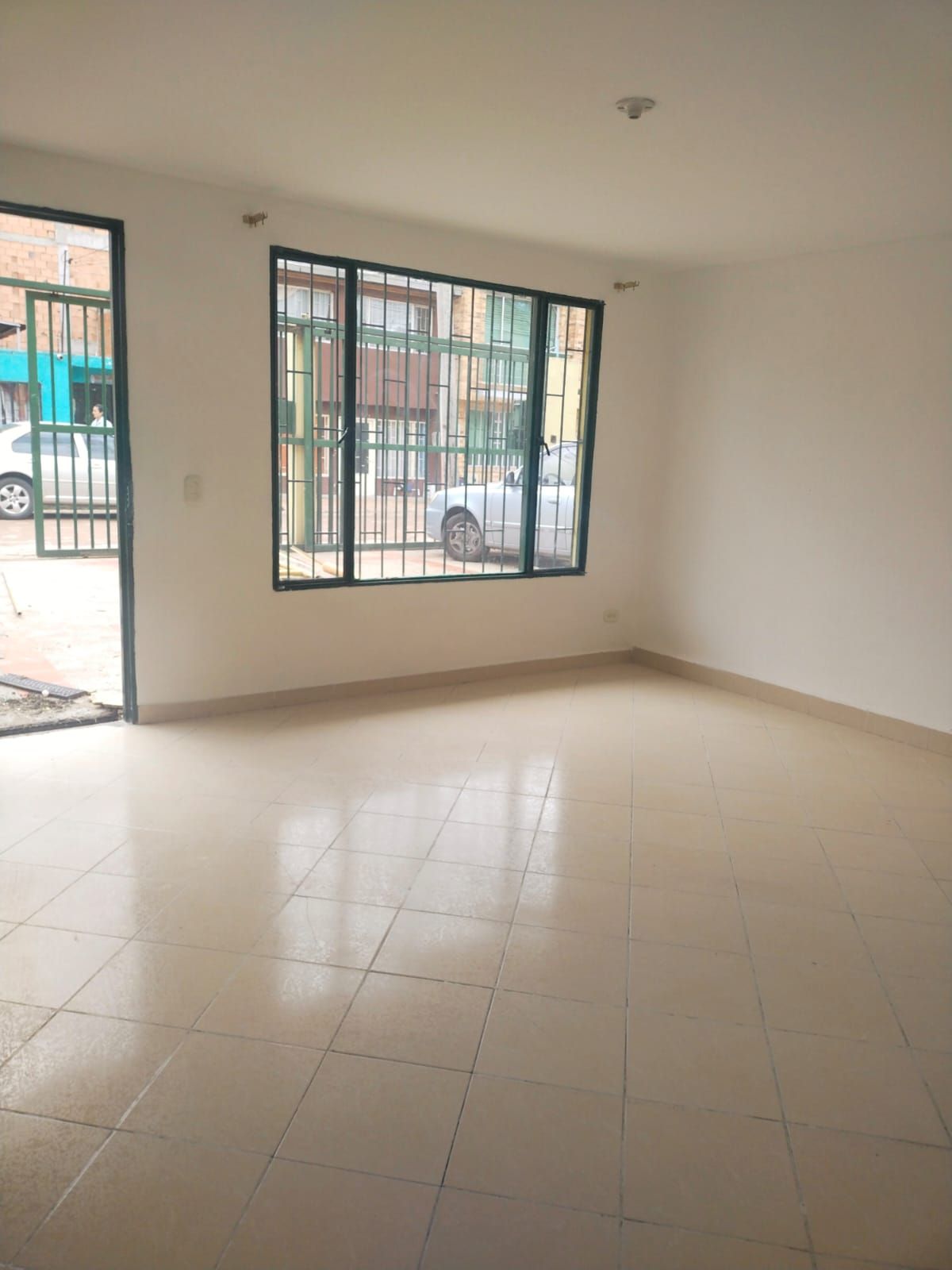 Casa en arriendo Cundinamarca Cota Parque Industrial Los Nogales 130 m2 Habitaciones 3 Baños 3 Garajes 1 Precio $2150000