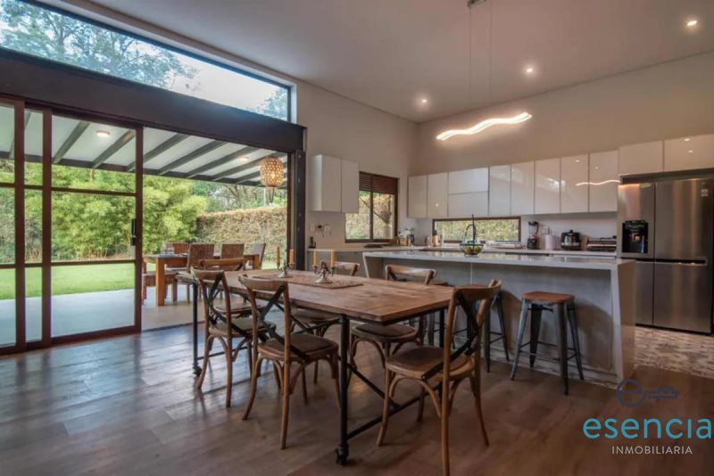 Casa en arriendo Antioquia Rionegro Centro 350 m2 Habitaciones 4 Baños 4 Garajes 0 Precio $16000000