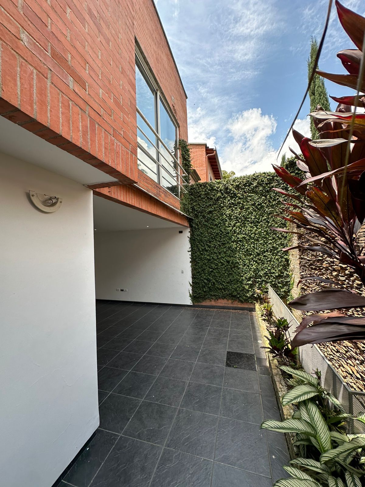 Casa en venta Antioquia Medellín El Tesoro 289 m2 Habitaciones 5 Baños 4 Garajes 2 Precio $1230000000