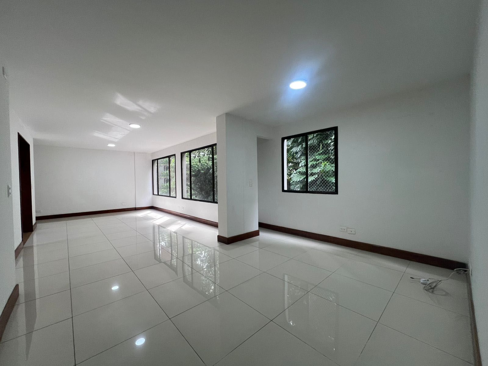 Apartamento en arriendo Antioquia Envigado Polideportivo Sur 110 m2 Habitaciones 3 Baños 2 Garajes 1 Precio $4350000
