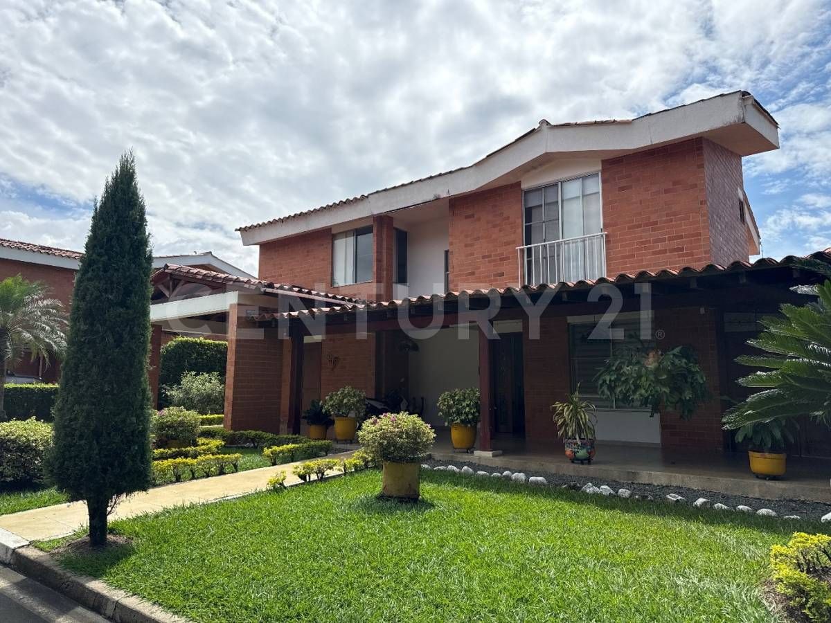 Casa en arriendo Valle Del Cauca Cali Nn 500 m2 Habitaciones 3 Baños 6 Garajes 3 Precio $10893000