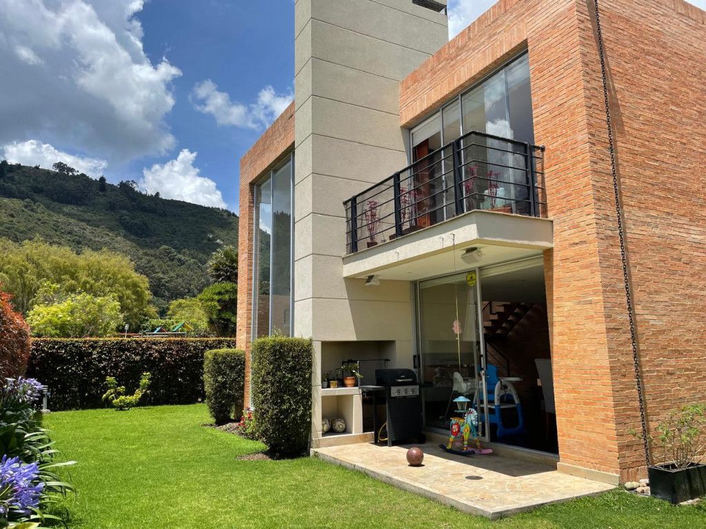 Casa en arriendo Cundinamarca Chía Chia 254 m2 Habitaciones 4 Baños 4 Garajes 4 Precio $8574000