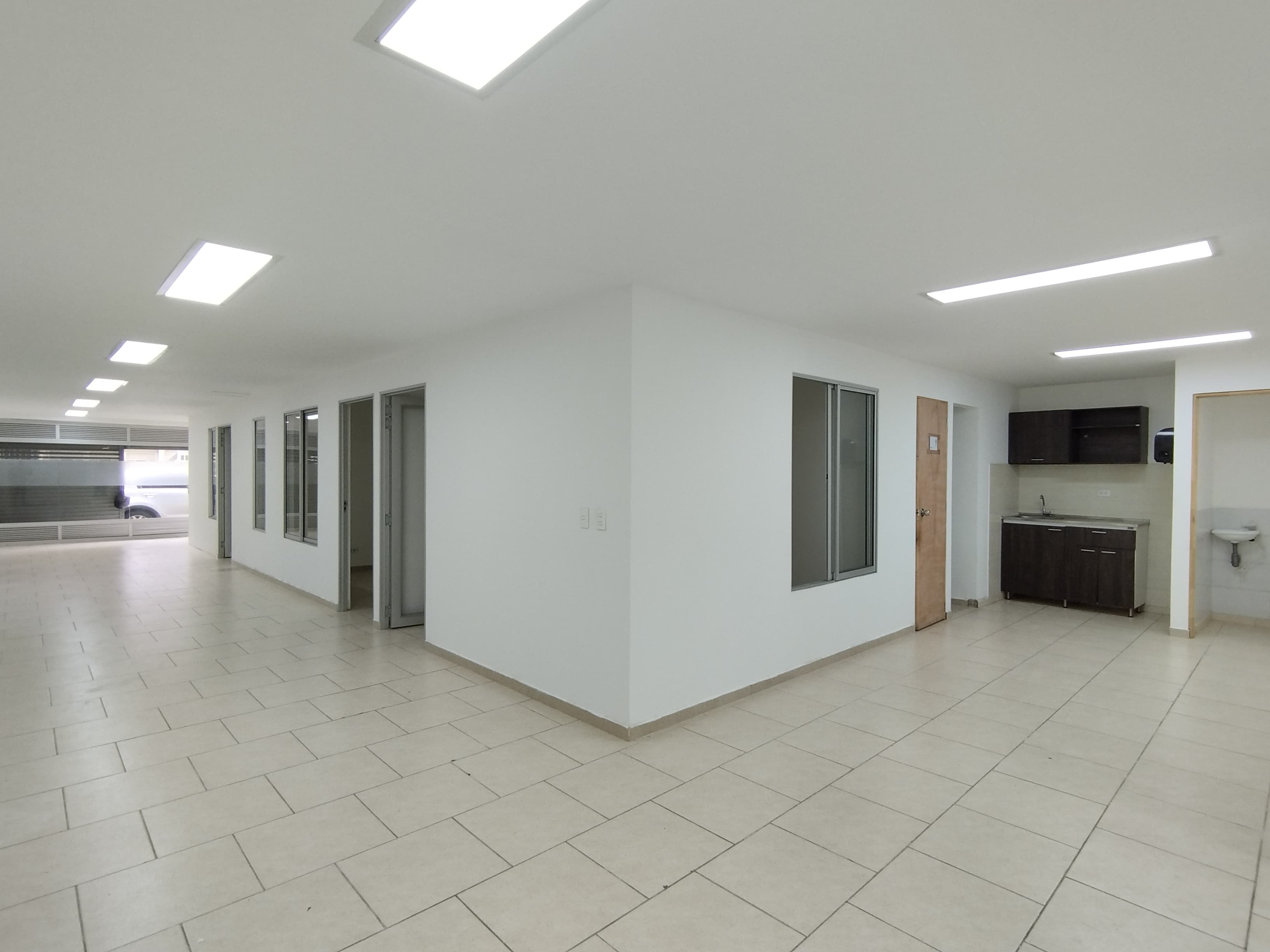 Local en arriendo Antioquia Itagüí Playa Rica 200 m2 Habitaciones 0 Baños 2 Garajes 0 Precio $9500000